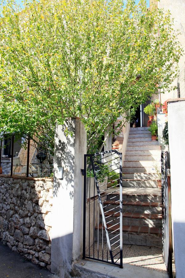 B&B Porchiano Del Monte Amelia Bagian luar foto